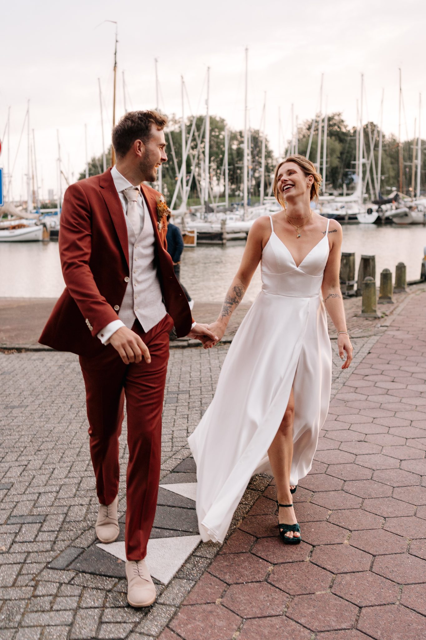 Roest kleurig trouwpak op maat Hoes Tailors