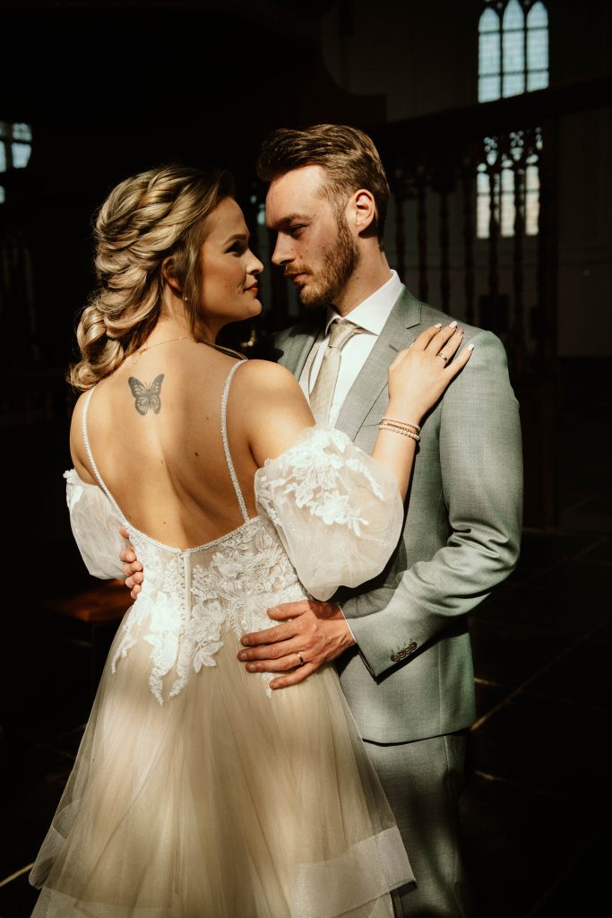 Groen trouwpak op maat, floral wedding Hoes Tailors